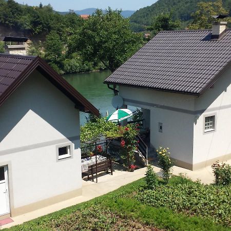 Prenociste Na Drini Foca Bed and Breakfast Exteriör bild